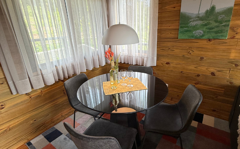 13-Chalé do Vale Detalhes da Mesa da Cozinha